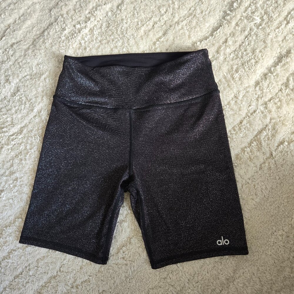 Alo Yoga Short Size S